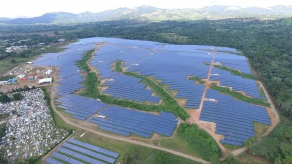 加勒比海地区最大的太阳能电池阵列上线