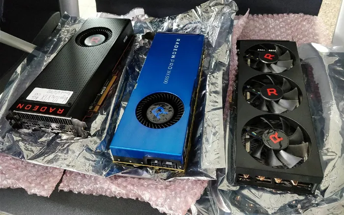 非公版RX Vega 56现身：超长三风扇散热、8+6Pin外接供电