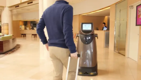 松下HOSPI机器人消费场景首测试 在成田机场做服务生