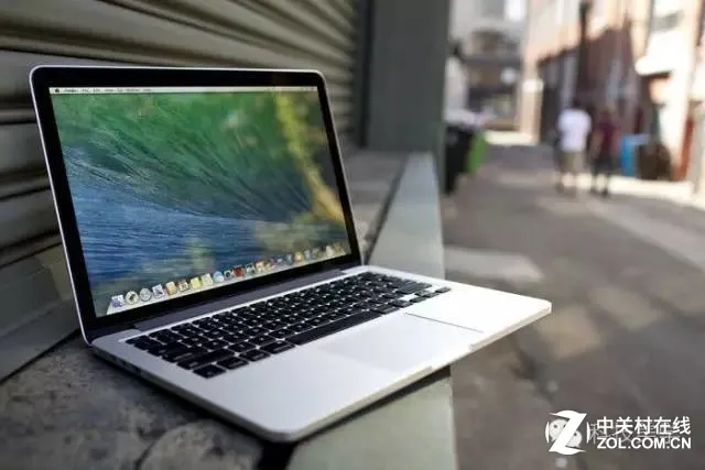 新MacBook Pro处理器曝光 Intel活活哭晕！