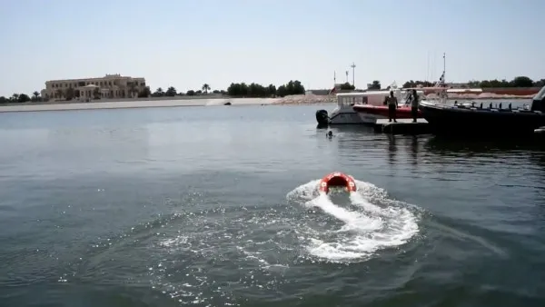 “自行驱动”的救生浮标能够迅速抵达游泳者溺水地点