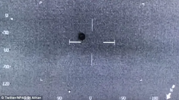 英国警用直升机拍到UFO 7分钟视频 科学家跪求公布
