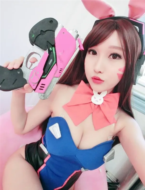 韩国天然美女COS屁股第一女神D.VA：惹人疼爱