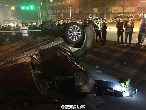 河南一滴滴司机酒后驾驶 翻车致乘客一死一伤