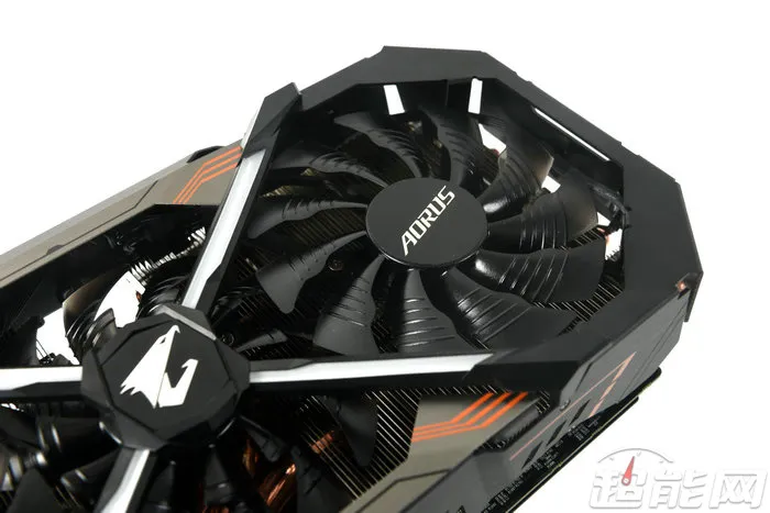 有灯有信仰，技嘉GTX 1080 AORUS Xtreme Edition 8G显卡图赏