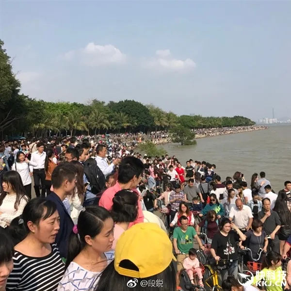 骑共享单车去海边兜风：下一幕风中凌乱