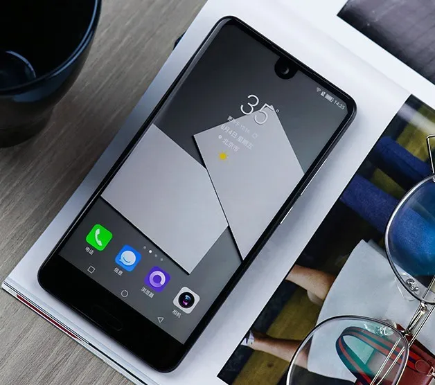 每日猜机8.8：苹果傻眼！全面屏之父新手机太帅了