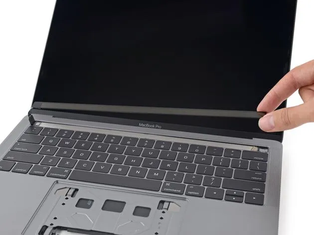 TouchBar很脆弱！13寸新MacbookPro拆解