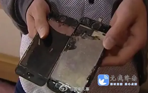 iPhone 5S突然着火！被褥全灭 黑烟滚滚