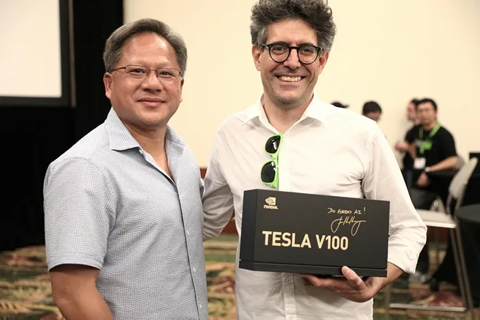 老黄给AI大神发“核弹”，还是最厉害的Tesla V100计算卡