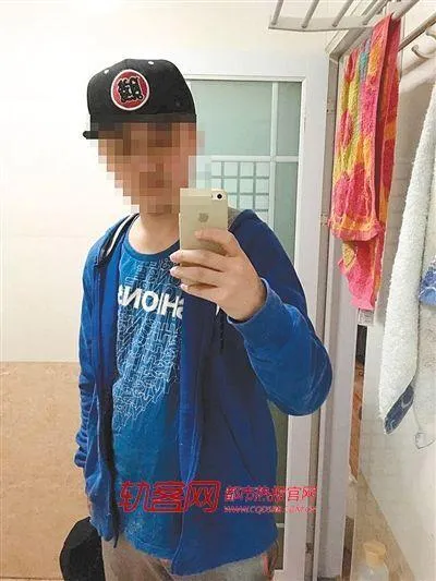 男子上厕所没带纸 等40分钟让外卖小哥送