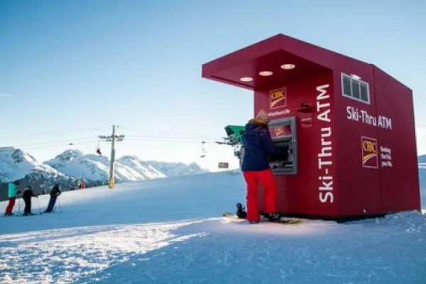 ATM新高度：加拿大银行在高山滑雪场设置取款机