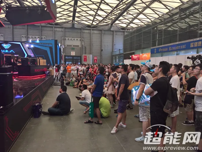 Chinajoy 2016特色内容（二）：AMD展区赏析：游戏就要玩真的