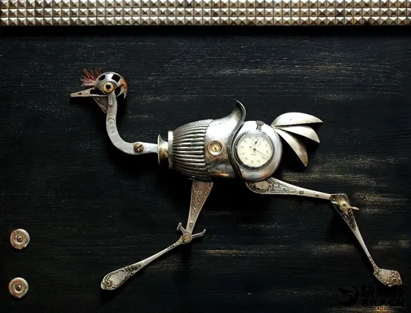 艺术家用废铁打造“机械兽”：活灵活现
