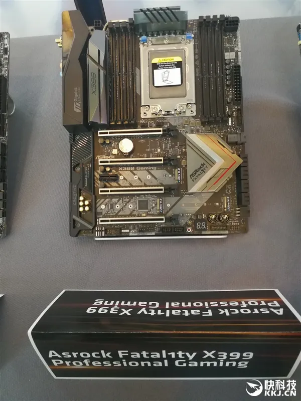 史上最奇葩插座！AMD X399主板大军来袭