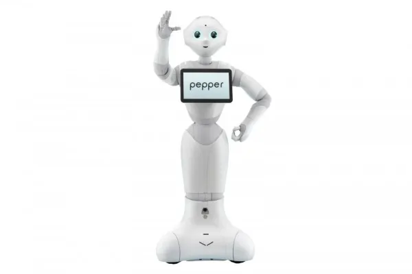 东京地铁站试安装机器人Pepper 可提供多语种向导