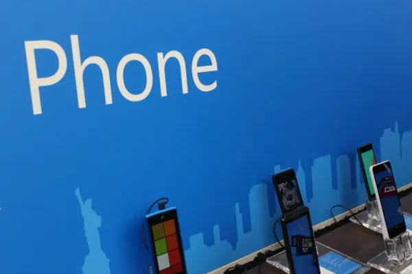 Windows phone智能手机现身夏洛克电视连续剧最新一集