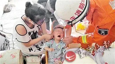 幼童头卡婴儿车：动用10吨级扩张器施救