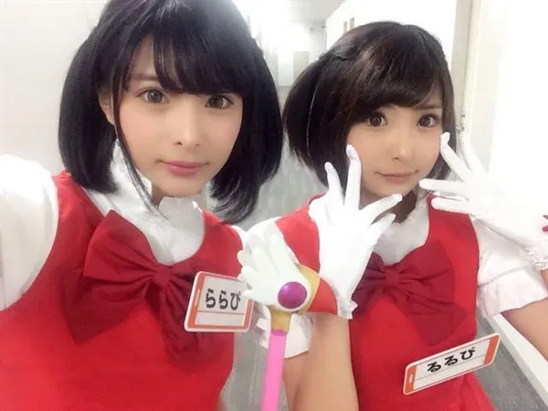 日本最美双胞胎自曝整容：为保持长相同步每次都一起