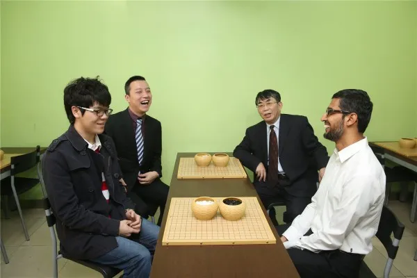 Google CEO皮查伊来中国 参观聂卫平围棋道场