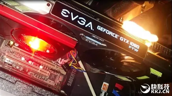 惊恐一幕！EVGA GTX 1080烧卡实拍：火光四射