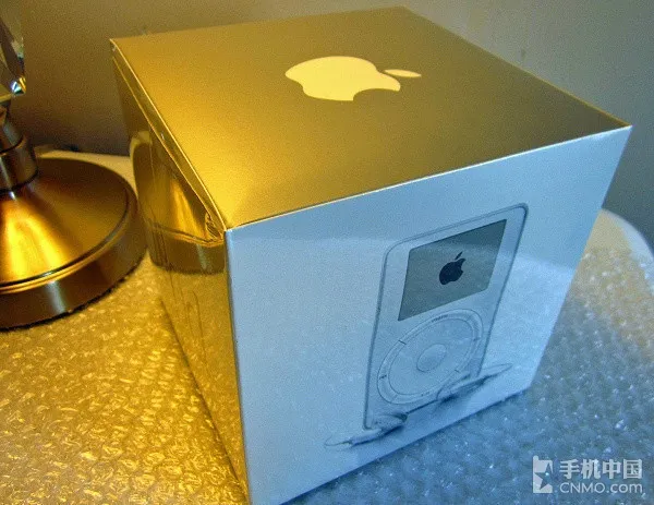情怀有价！未拆封初代iPod卖到20万美元