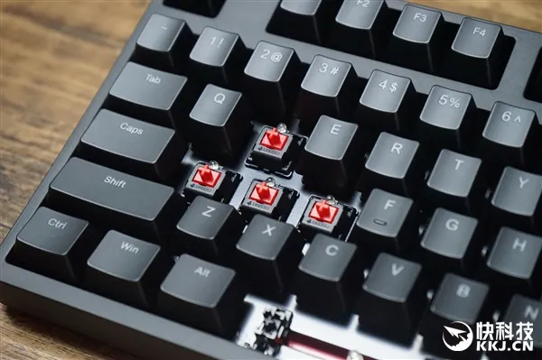 魔力鸭M2机械键盘开箱图赏：樱桃原厂红轴