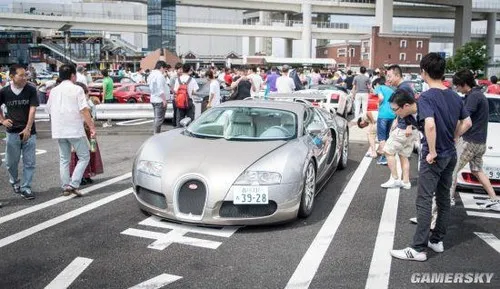 口水一地！日本最牛停车场：男人梦想天堂