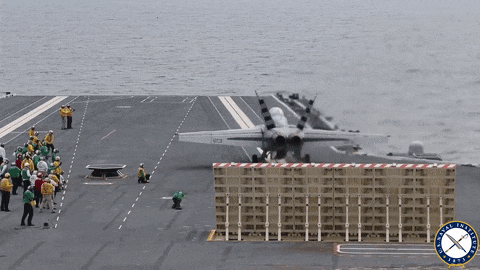 美军装备新一代航母电磁弹射：试飞展示画面震撼
