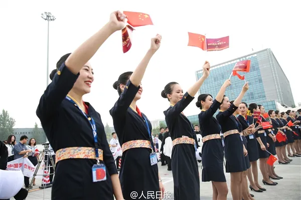 中国自主客机ARJ21成功首飞！韩国惊呼：航空强国