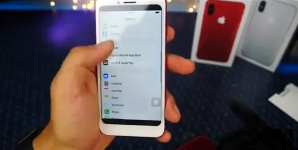 国外小哥搞来一台iPhone 8真机：开机后欲哭无泪