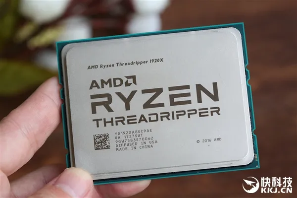 AMD Ryzen ThreadRipper开箱图赏：12核、16核大开眼界