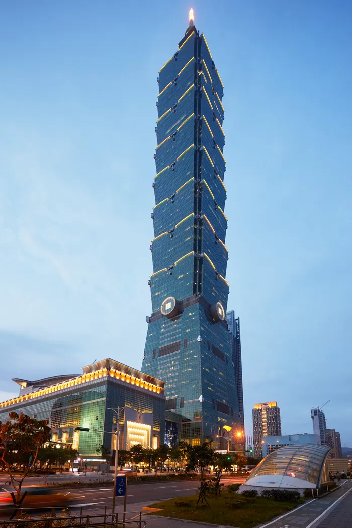 台湾第一家Apple Store今天开业，“有闲来坐”