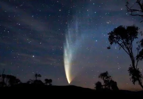 彗星触发地球生命的诞生吗？有机分子是关键(图)