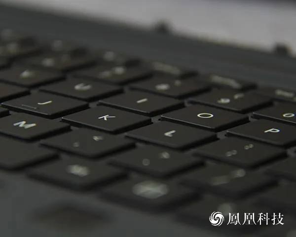 Surface Pro 4键盘盖体验：手感提升 功能补强