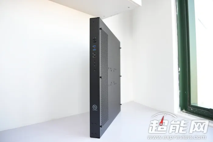 造型好奔放，Tt Core P5壁挂式水冷机箱实物图赏 