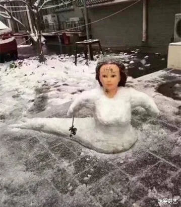 脑洞满分！最强降雪后 沈阳人这样堆雪人