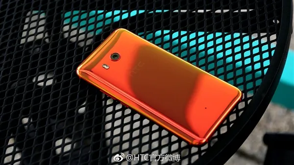 4999！HTC U11火炽红图赏：你的美无法形容