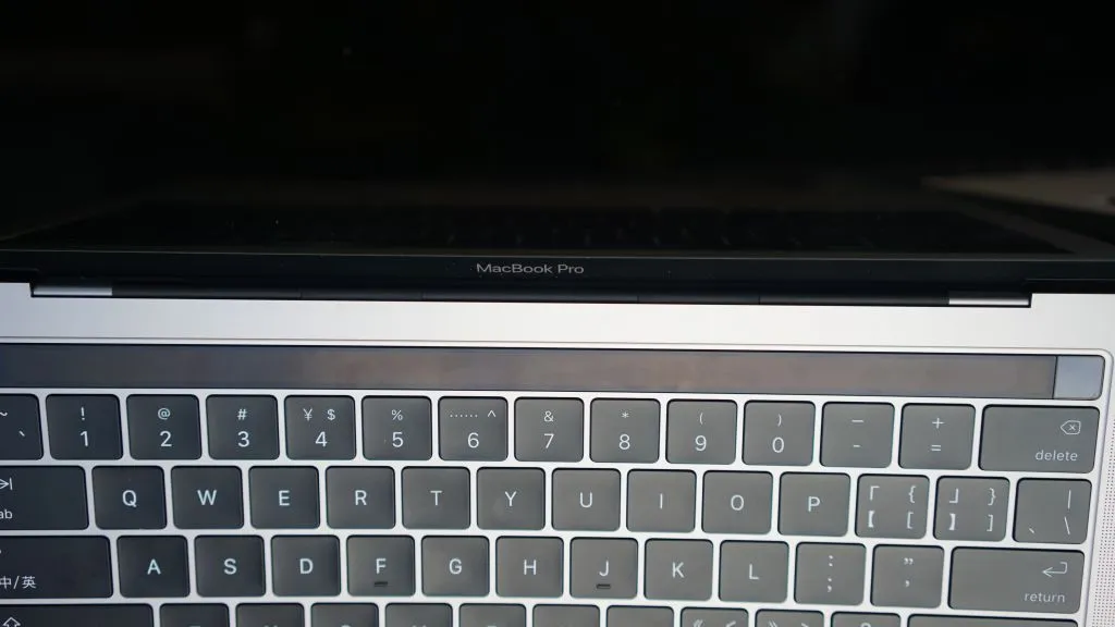 新款MacBook Pro评测：Touch Bar真的能提高效率