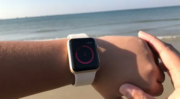 Apple Watch Series 2防水功能实测：带上手表去海边