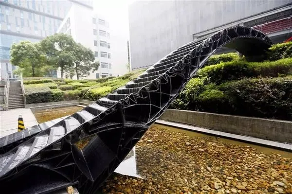 同济大学3D打印国内首个人行天桥：长11米